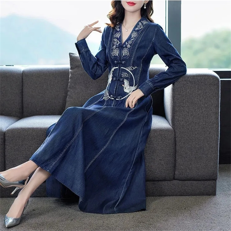 Ethnic Fashion Design - Gaun Denim Gaya Etnik Desain Kancing